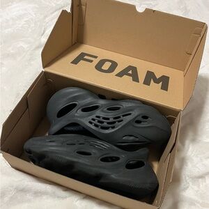 YEEZY Foamrunners Onyx